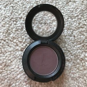 MAC eyeshadow in Black berry
